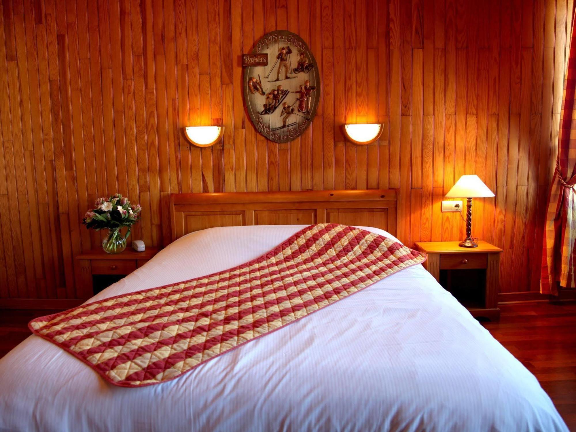 Logis Hotel Des Bains Gerardmer Exterior photo