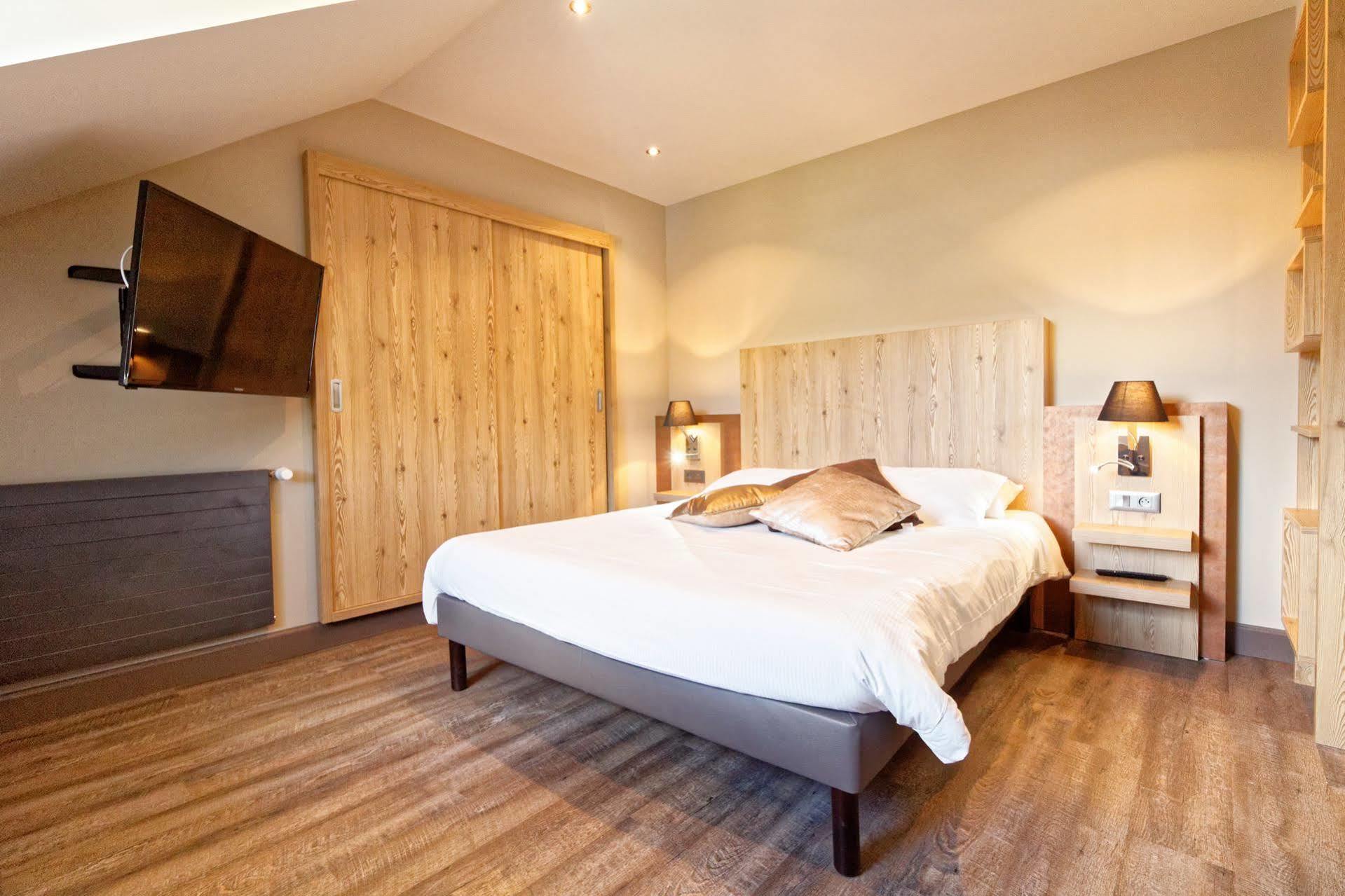 Logis Hotel Des Bains Gerardmer Exterior photo